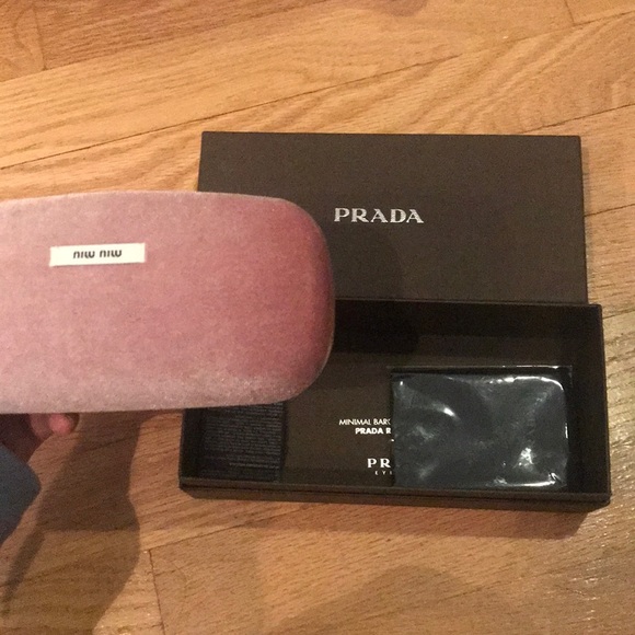 PRADA SUNGLASSES - Picture 5 of 5